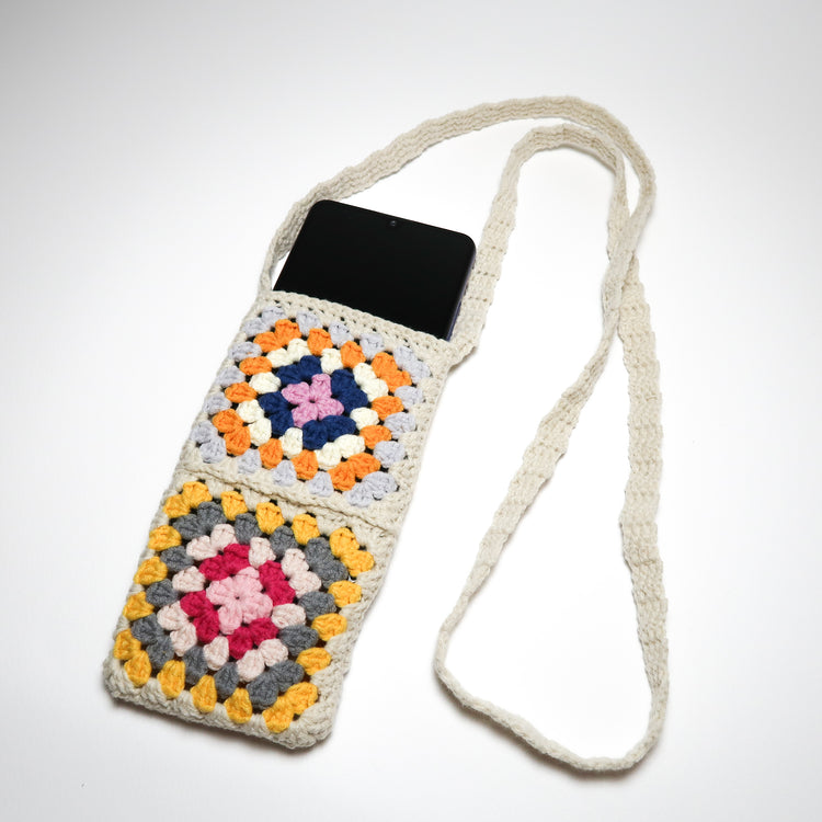 ÖRGÜ TELEFON ÇANTASI