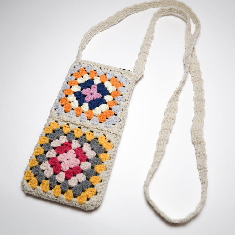 ÖRGÜ TELEFON ÇANTASI